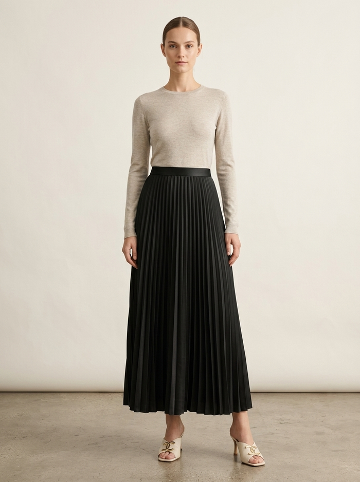 Maxi Skirt Pleated Satin black - editorial hero