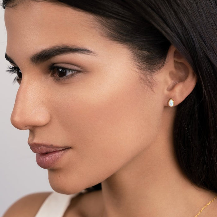 Melina | Gold-Tone Small Hoops with Delicate Opening