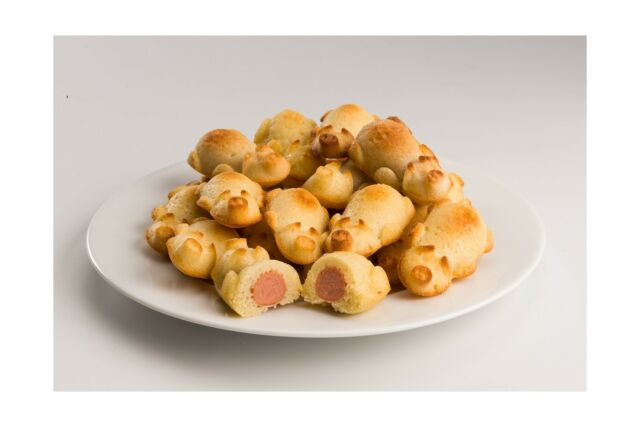 Mobi Little Pigs in Blankets Silicone Mold