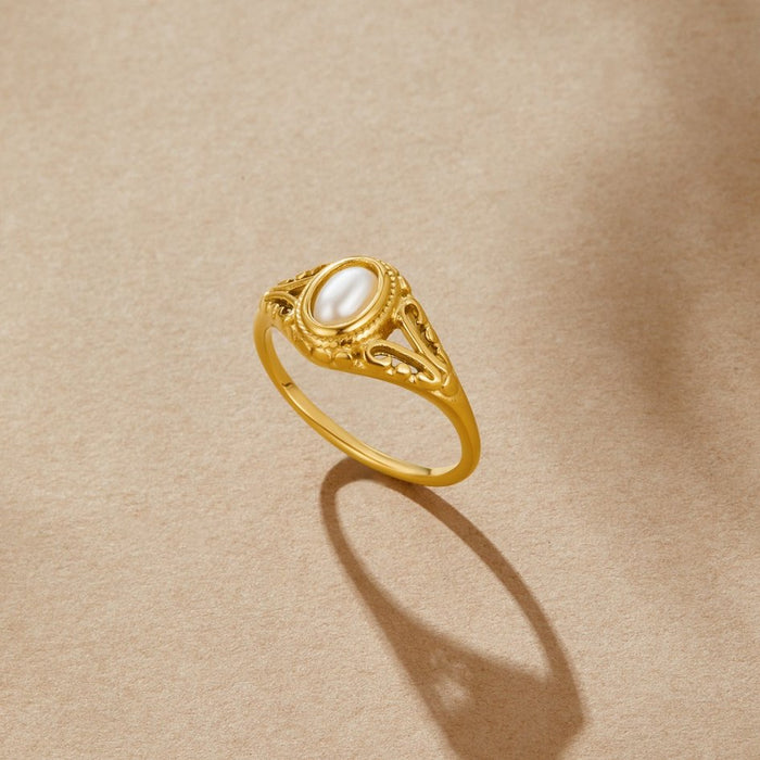 Nora | Gold-Plated Ring with Line Curve