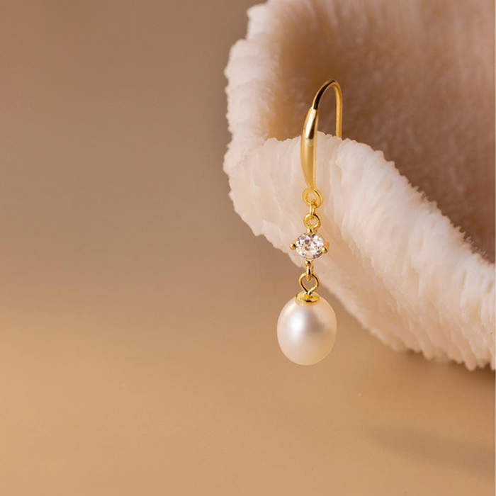 Nora | Pearls Classic Earring with Modern Clasp