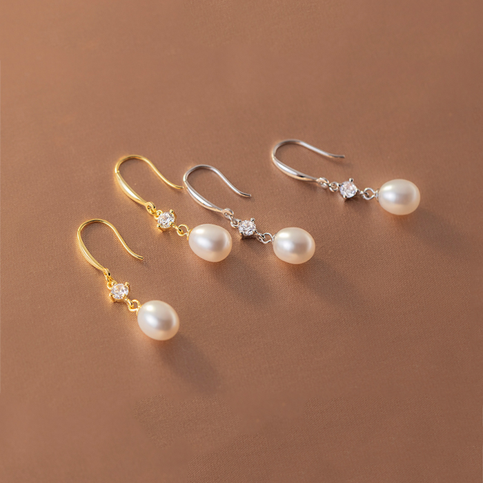 Nora | Pearls Classic Earring with Modern Clasp