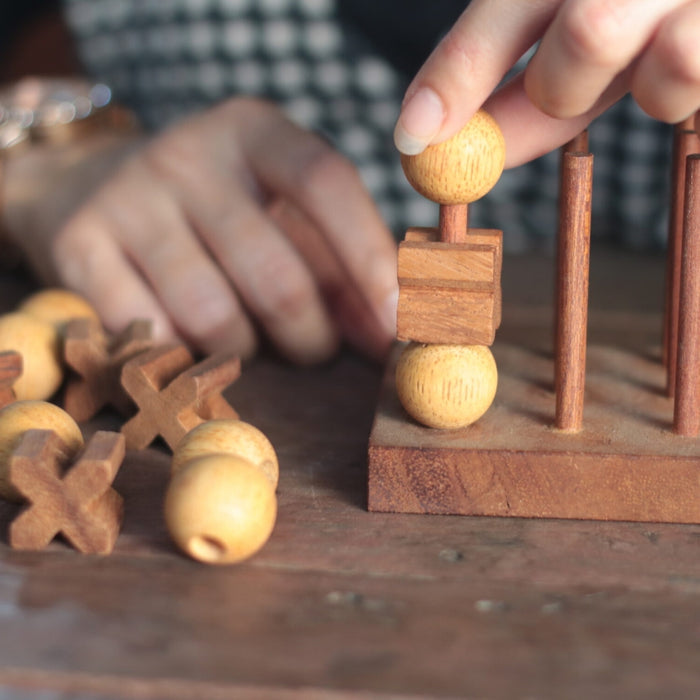 NOUGHTS & CROSSES | 10cm | 3D | Solid Wood