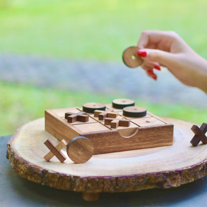 NOUGHTS & CROSSES | 14cm | Solid Wood