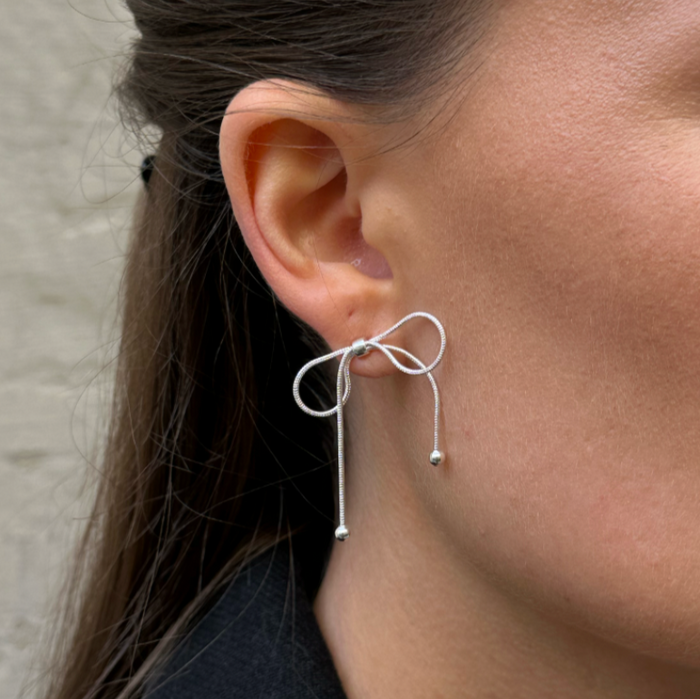 Oona | Silver Thin Bow Earrings