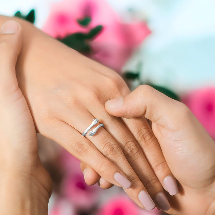 Petra | Silver Hug Infinity Ring