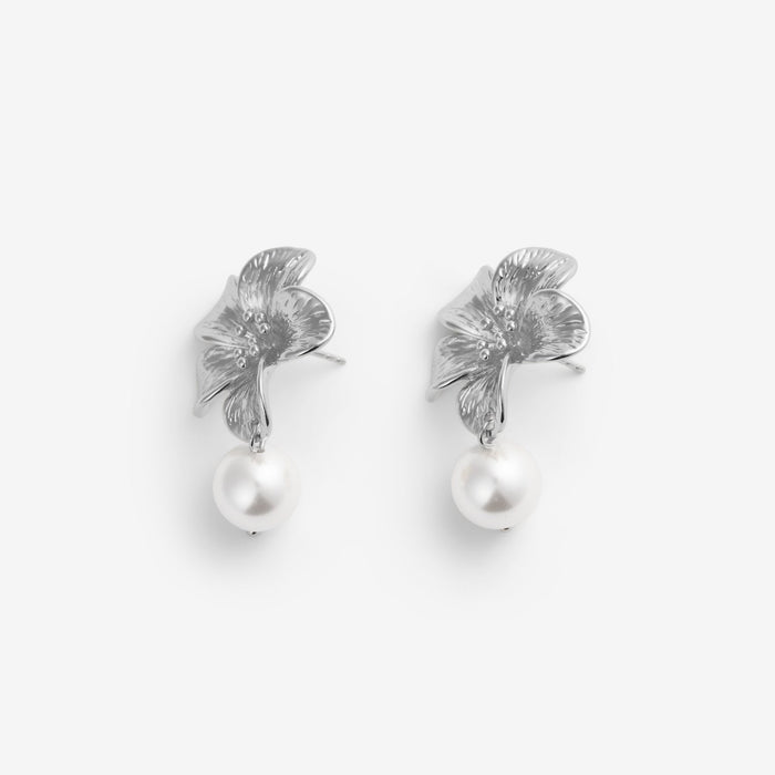 Riina | Silver Flower Pearl Earrings