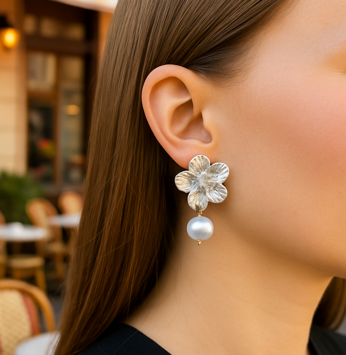 Riina | Silver Flower Pearl Earrings