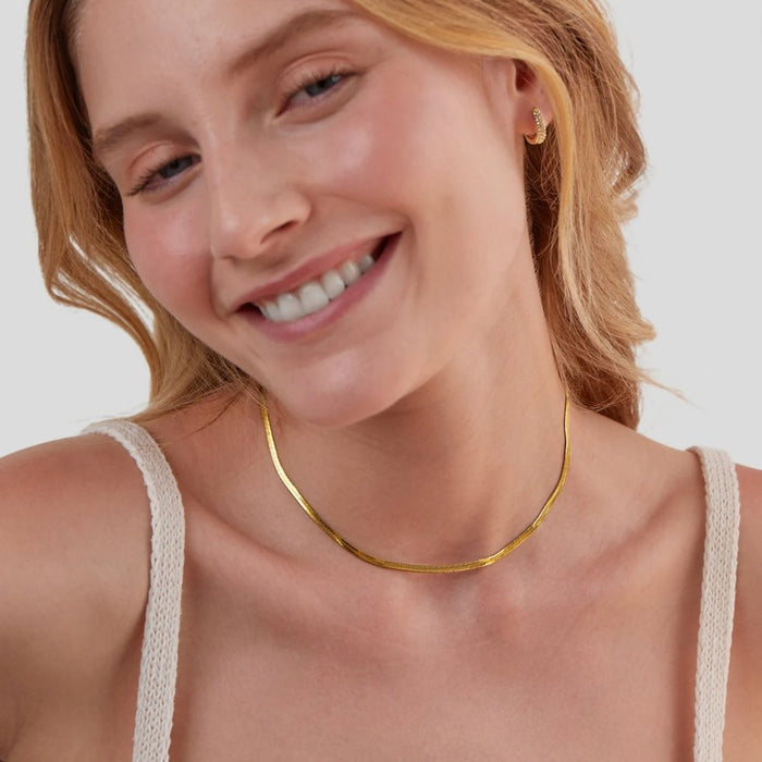 Sara | Gold-Plated Delicate Curved Elisa-marie Necklace