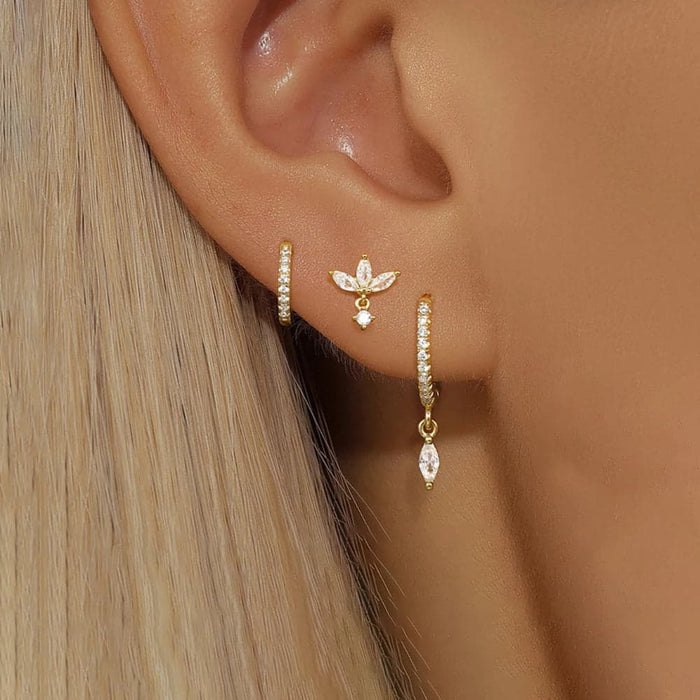 Sára | Gold-Plated Delicate Earrings with Discreet Movement