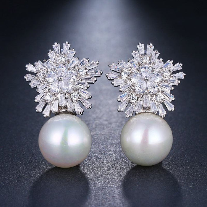 Selina | Gold-Plated Pearls Earring with Charm