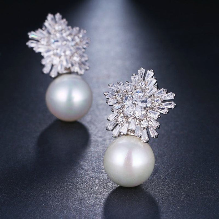 Selina | Gold-Plated Pearls Earring with Charm