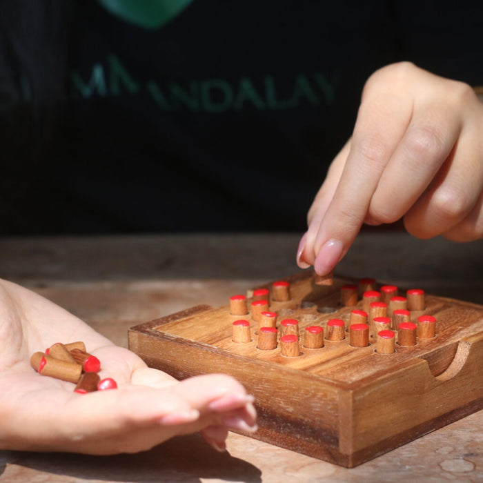 SOLITAIRE with Pegs | 11 cm Board | Monkeypod Wood