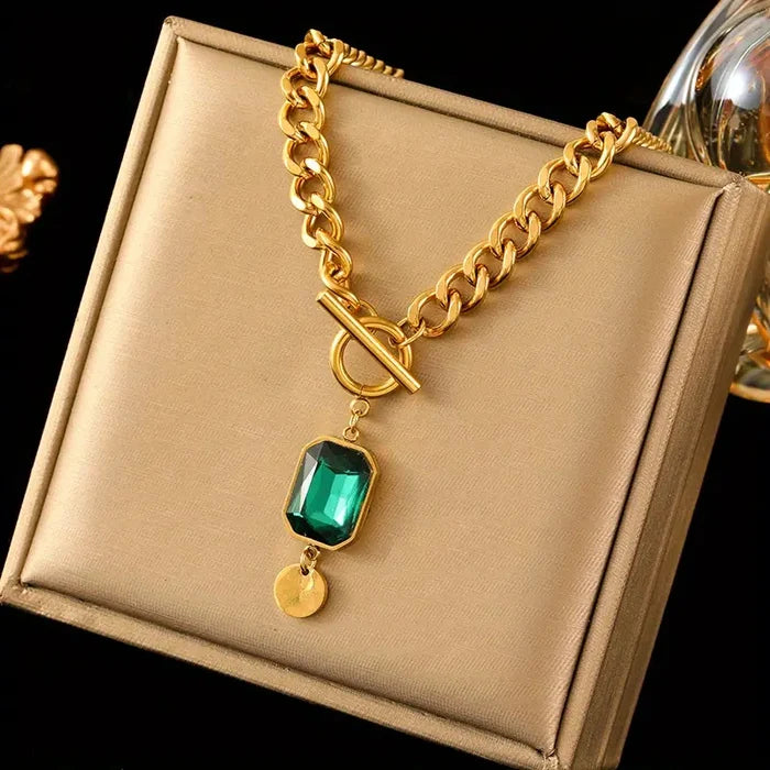 Tereza | Gold-Plated Necklace with Emerald Charm