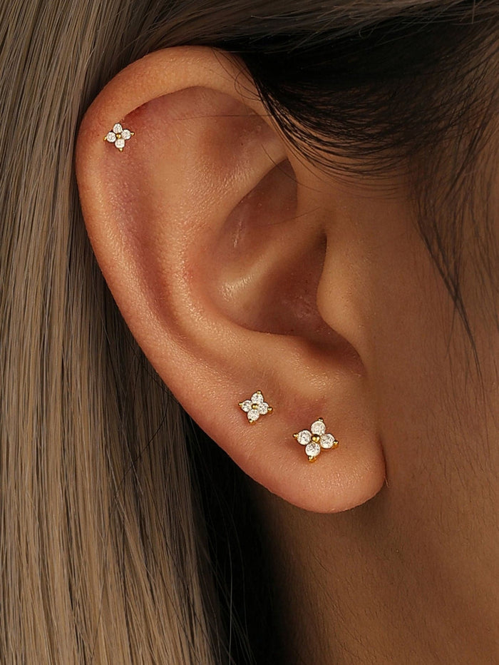 Tereza | Gold-Tone Delicate Hoops with Brilliant Accent