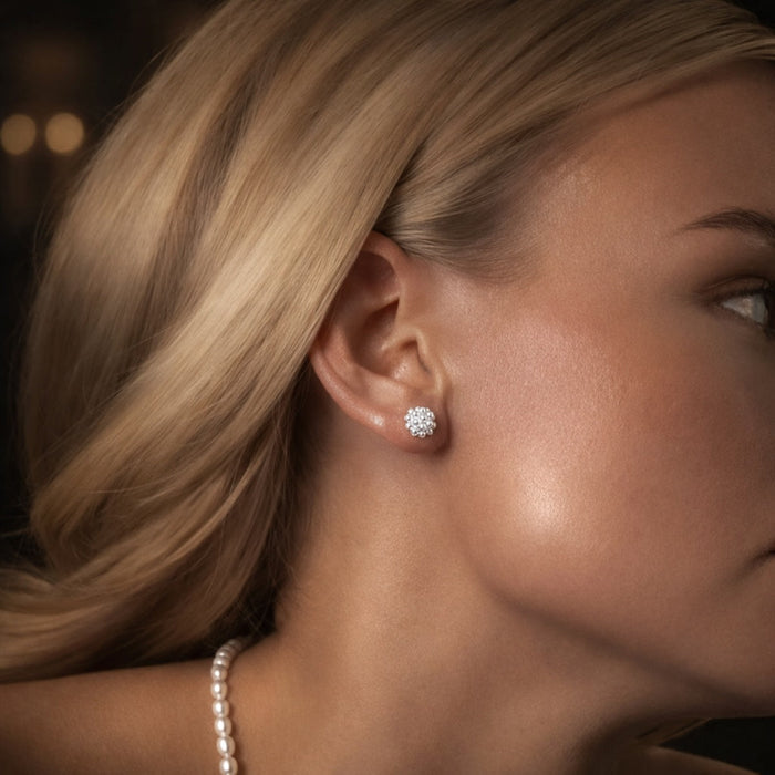Tuuli | Silver Pearl Flower Studs
