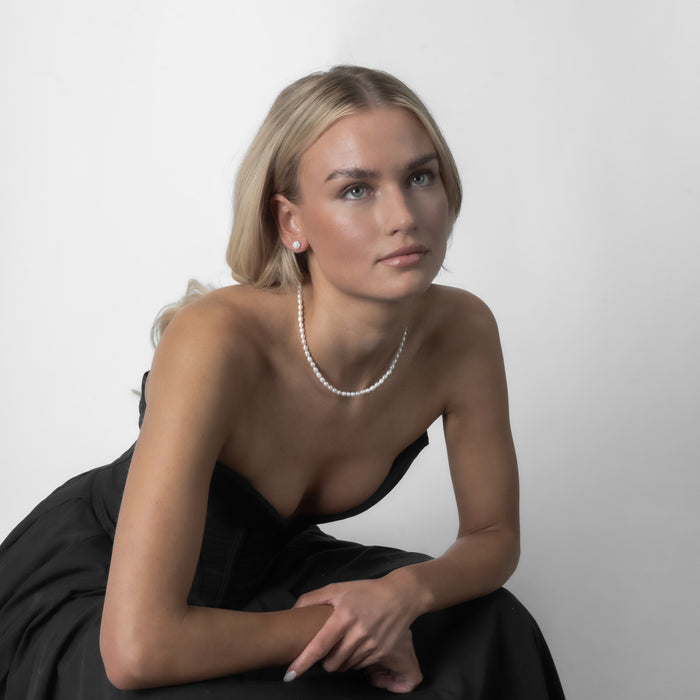 Tuuli | Silver Pearl Flower Studs