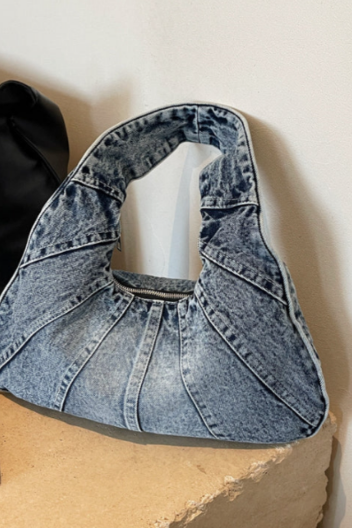 Venla - Relaxed Shoulder Bag