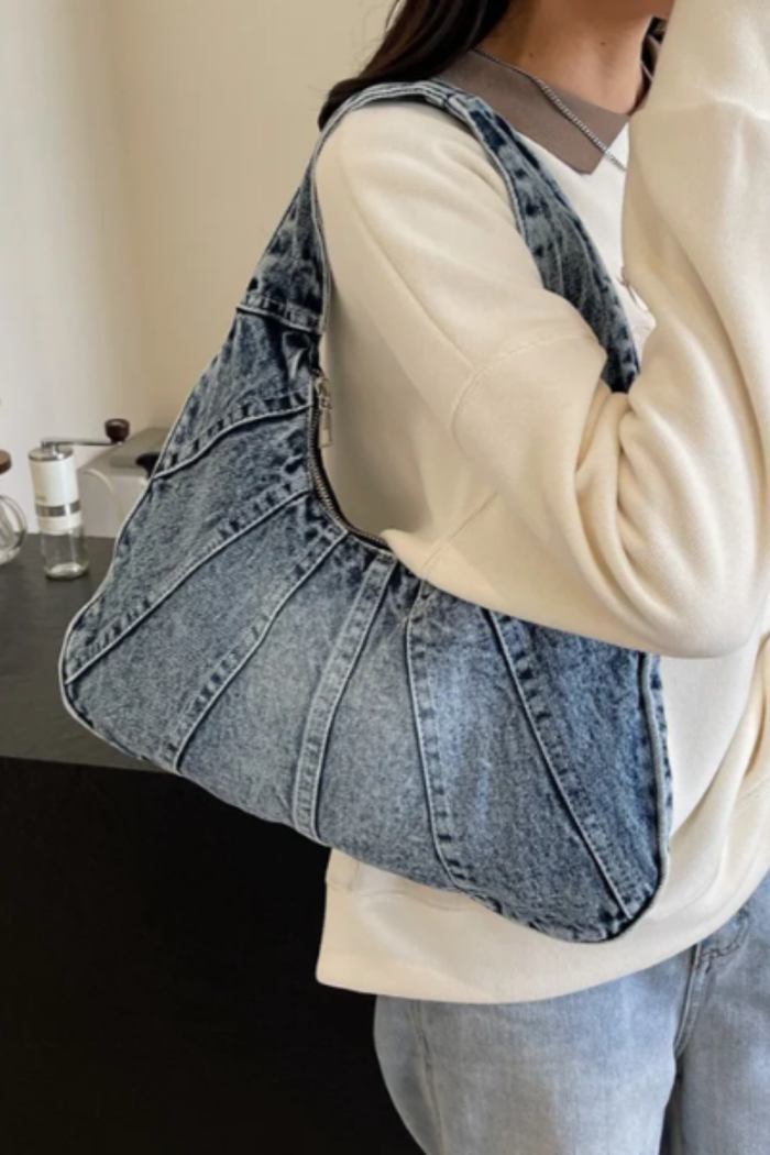 Venla - Relaxed Shoulder Bag