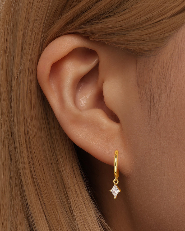 Veronika | Gold-Plated Delicate Earrings with Shine