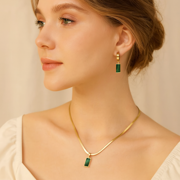 Victoria | Gold-Plated Jewels with Emeralds