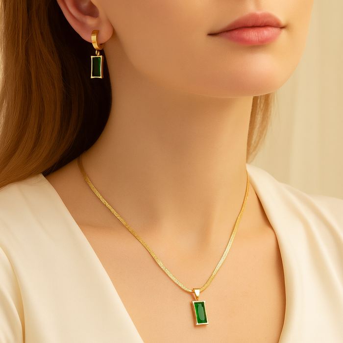 Victoria | Gold-Plated Jewels with Emeralds
