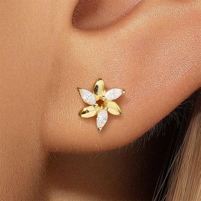 Viktorie | Gold-Plated Delicate Earrings with Soft Shine